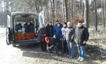 Młodzież z OREW-u w Działdowie pomaga zwierzętom leśnym